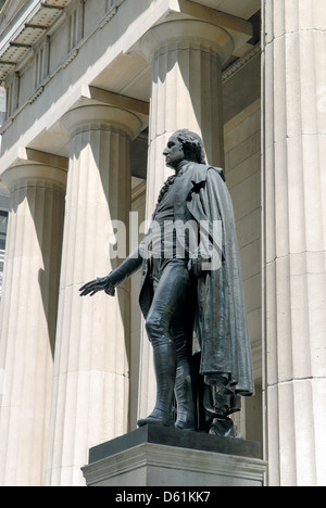 George-Washington-memoriale davanti della Federal Hall di Wall Street, New York City - immagine presa dal suolo pubblico Foto Stock