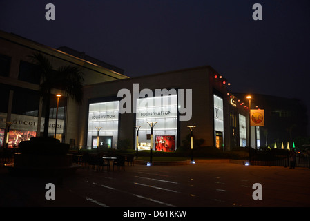 La DLF Emporio - la estremità superiore del marchio di lusso del centro commerciale per lo shopping di Nelson Mandela Road, Vasant Kunj, Gurgaon, New Delhi, India Foto Stock