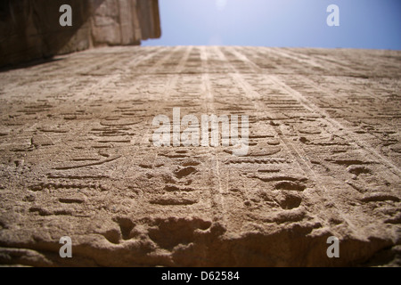 I geroglifici del tempio di Karnak, Egitto Foto Stock