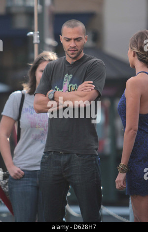 Attore Jesse Williams fa la sua comparsa su " Extra " a Grove in Hollywood Los Angeles, California - 01.02.12 Foto Stock