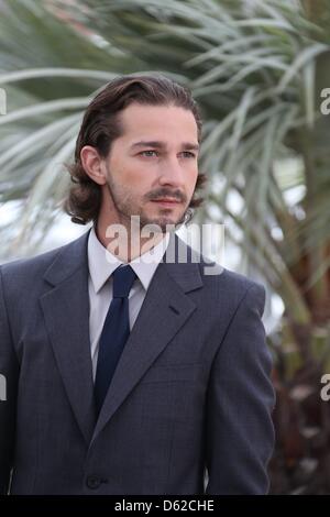 Attore Shia LaBeouf pone al photocall di " Lawless' durante il sessantacinquesimo Cannes Film Festival presso il Palais des Festivals a Cannes, Francia, il 19 maggio 2012. Foto: Hubert Boesl Foto Stock