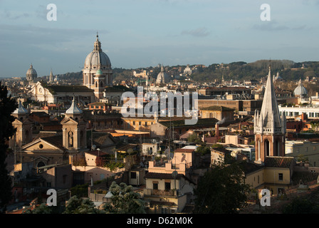 Roma, Italia. Un elevato al mattino presto vista del Tridente distretto della città. 2013. Foto Stock