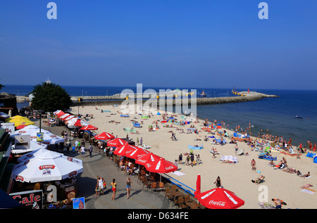 Kolobrzeg (Kolberg), la Passeggiata al faro, mar Baltico Pomerania, Polonia Foto Stock