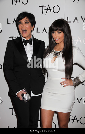 Kris Jenner e Kim Kardashian Veglione di Capodanno a Tao Night Club al Venetian Hotel & Casino - arrivi a Las Vegas, Foto Stock