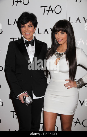 Kris Jenner e Kim Kardashian Veglione di Capodanno a Tao Night Club al Venetian Hotel & Casino - arrivi a Las Vegas, Foto Stock