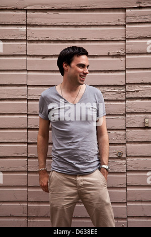 Richard Archer cantante della band inglese Hard Fi fotografato in Soho Londra Inghilterra. Foto Stock