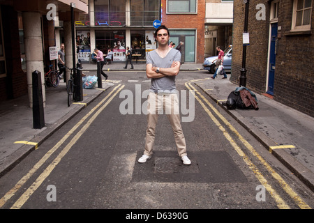 Richard Archer cantante della band inglese Hard Fi fotografato in Soho Londra Inghilterra. Foto Stock