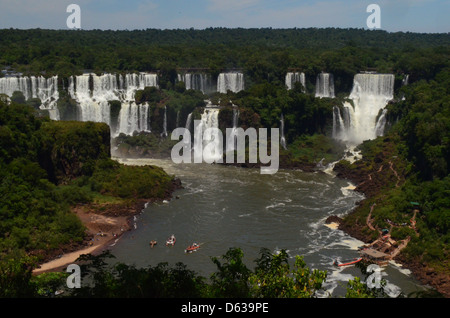 Cascate di Iguazu, al confine tra Brasile e Argentina Foto Stock