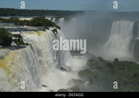 Devils sezione di gola delle Cascate di Iguassù, Brasile e Argentina Foto Stock