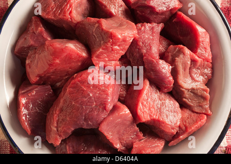 Chuck steak tagliati e rifilati per stufato di carne Foto Stock