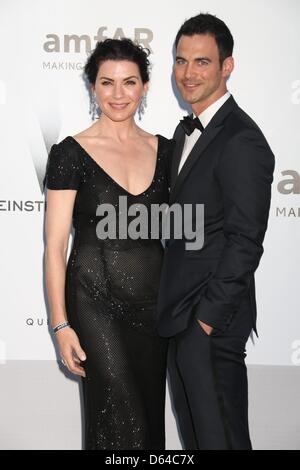 L'attrice Julianna Margulies e suo marito Keith Lieberthal arrivano al amfAR Cinema against Aids Gala durante il sessantacinquesimo Cannes Film Festival a Hotel du Cap-Eden-Roc di Antibes, in Francia, il 24 maggio 2012. Foto: Hubert Boesl Foto Stock