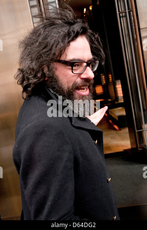 Volo della stella CONCHORDS JEMAINE Clemente è stato lasciato coperto in una bevanda calda il martedì (15Mar11) dopo un alterco riscaldato Foto Stock