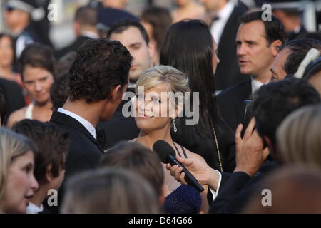 1137660 Francia, Cannes. 05/26/2012 Attori Reese Witherspoon e Matthew McConaughey (L), a sinistra al premier di 'Mud", al Palais des Festivals, sessantacinquesimo annuale Festival di Cannes. Ekaterina Chesnokova/RIA Novosti Foto Stock