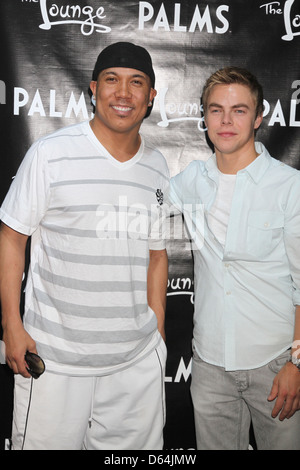 Hines Ward, Derek Hough ancing " con le Stelle' campione Derek Hough, insegna una lezione di ballo per studenti locali al Palms Casino Foto Stock