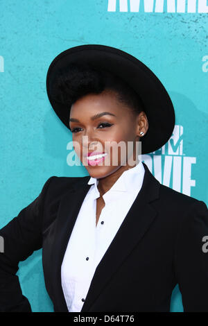 Il cantante Janelle Monae arriva sul tappeto rosso del 2012 MTV Movie Awards a Anfiteatro di Gibson in città universale, USA, il 03 giugno 2012. Foto: Hubert Boesl Foto Stock