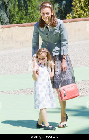 La Principessa olandese Aimee e sua figlia Magali frequentando il matrimonio della Principessa Maria Carolina e Albert Brenninkmeijer presso la Basilica di San Miniato al Monte di Firenze, Italia, 16 giugno 2012. Foto: Patrick van Katwijk - PAESI BASSI FUORI Foto Stock