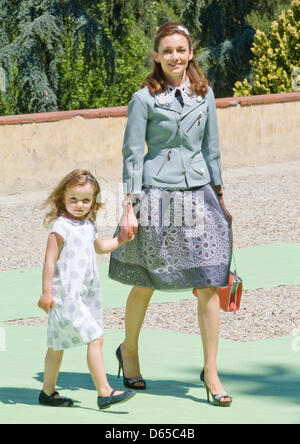 La Principessa olandese Aimee e sua figlia Magali frequentando il matrimonio della Principessa Maria Carolina e Albert Brenninkmeijer presso la Basilica di San Miniato al Monte di Firenze, Italia, 16 giugno 2012. Foto: Patrick van Katwijk - PAESI BASSI FUORI Foto Stock