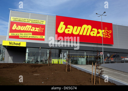Logo baumax supermercato segni Praga, Repubblica Ceca Foto Stock