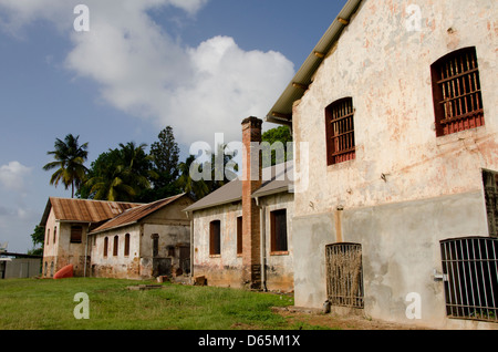 Territorio Francese d'oltremare, Guiana francese, salvezza isole. Ile Royale, vecchi edifici abbandonati. Foto Stock