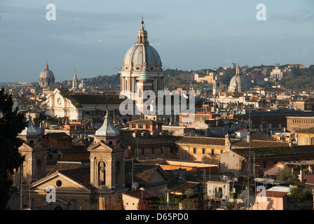Roma, Italia. Un elevato al mattino presto vista del Tridente distretto della città. 2013. Foto Stock