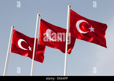 Tre bandiere turche in Fethiye Foto Stock