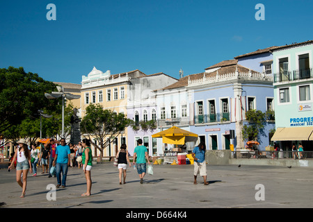 In Brasile, nello stato di Bahia. Salvador, la più antica città del Brasile. Pelourinho (Città Vecchia) UNESCO - Sito Patrimonio dell'umanità. Scena di strada. Foto Stock