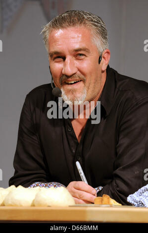 Excel, London, Regno Unito. Il 12 aprile 2013. Celebrity Chef Paul Hollywood al Cake Show internazionale. Credito: KEITH MAYHEW/Alamy Live News Foto Stock