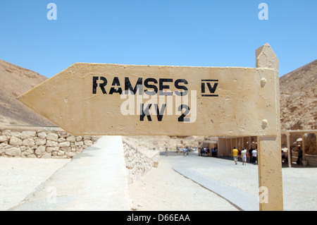 Puntatore al luogo di sepoltura di Ramesse IV (KV2), a est la Valle dei Re, Luxor (TEBE), Egitto, Africa Foto Stock