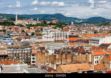 Città di Budapest in Ungheria, vista da sopra, appartamento case, tenement edifici, Architettura residenziale. Foto Stock
