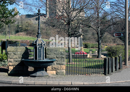 Re Giorgio V Incoronazione lampada e Fontana nel parco di incoronazione Conisbrough Foto Stock