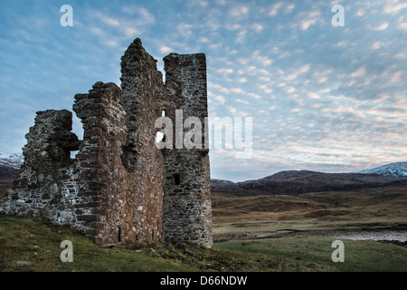 Il castello di Ardvreck a Loch Assynt in Sutherland, Scozia. Foto Stock