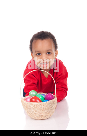 Bambino Boy kid che sorregge il cesto di pasqua Foto Stock