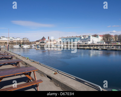 Porto di Strømstad sulla costa occidentale della Svezia, frequentato luogo di villeggiatura per turisti norvegese Foto Stock