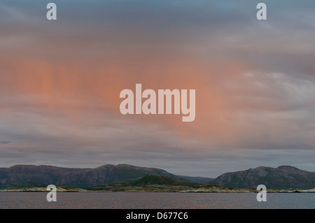 Tramonto al paesaggio costiero, lauvsnes, flatanger kommune, nord-il trondelag fylke, Norvegia Foto Stock