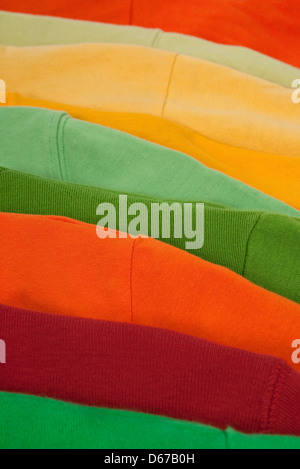 Close-up di abbigliamento multicolore, abstract background. Foto Stock