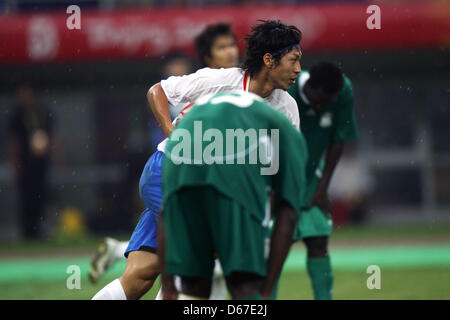 Giovanni Toyoda (JPN), 10 agosto 2008 - Calcio : Giovanni Toyoda del Giappone porta la palla dopo aver segnato il loro primo obiettivo durante le Olimpiadi di Pechino 2008 Giochi Olimpici Estivi uomini Preliminariy Gruppo B tra la Nigeria 2-1 Giappone a Tianjin Olympic Center Stadium, Tianjin, Cina. (Foto di YUTAKA/AFLO SPORT) Foto Stock