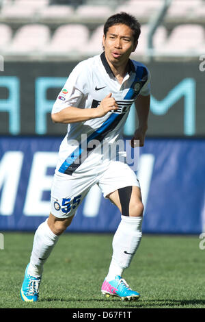 Yuto Nagatomo (Inter), 14 aprile 2013 - Calcio : Italiano 'Serie A' match tra Cagliari 2-0 Inter Milan allo Stadio Nereo Rocco di Trieste, in Italia. (Foto di Enrico Calderoni/AFLO SPORT) Foto Stock