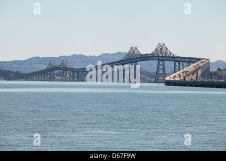 Vista di Richmond-San Rafael Bridge da San Rafael, San Rafael, California, USA, America del Nord Foto Stock