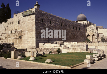 Rovine della fortificazione Fatimide al parco archeologico di Gerusalemme sotto la moschea di al AKSA lungo la parete meridionale del monte del tempio chiamato anche Haram al Sharif nella città vecchia, Gerusalemme est Israele Foto Stock