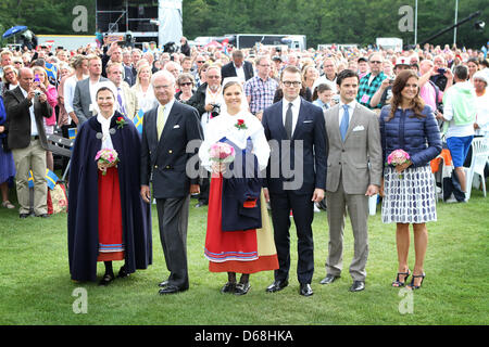 In Svezia il re Carl Gustaf, Regina Silvia, Crownprincess Victoria, Prince Daniel, il Principe Carl Philip e Princess Madeleine durante la serata di festeggiamenti di Crown Princess Victoria's 35th compleanno il 14 luglio 2012, nella città di Borgholm, sull'isola di Oland, dove artisti eseguita e Victoria consegnato la vittoria annuale della borsa di studio. Foto: Patrick van Katwijk / Paesi Bassi Foto Stock