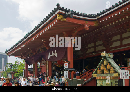 Il Tempio di Senso-ji, Asakusa, Tokyo, Giappone Foto Stock