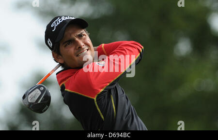 Golfista tedesco Moritz Lampert colpisce la palla durante una partita del torneo internazionale di golf Gut Kaden vicino Alveslohe, Germania, 28 luglio 2012. Foto: Angelika Warmuth Foto Stock