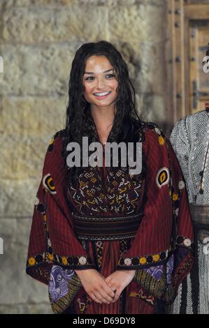 British attrice Emma Rigby come Rebecca pone per le immagini durante la fotografia principale per il film "Il medico' a Colonia, Germania, 06 agosto 2012. Il film è basato sul best seller omonimo dal romanziere americano Noah Gordon. Foto: HORST GALUSCHKA Foto Stock