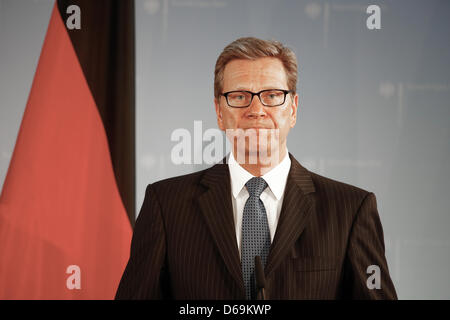 Berlino, Germania. Il 15 aprile, 2013. FM tedesco Westerwelle incontra Nabil Al Arabi, Segretario Generale della Lega Araba, in Federal Foreign Office di Berlino. Guido Westerwelle (FDP), il Ministro degli esteri tedesco, guardando la telecamera. Foto Stock