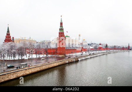 Cremlino di Mosca e il moskva-fiume Foto Stock