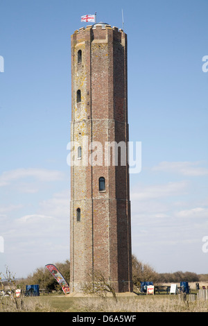 Naze torre costruita nel 1720 come un marchio di navigazione, Walton sul Naze, Essex, Inghilterra Foto Stock