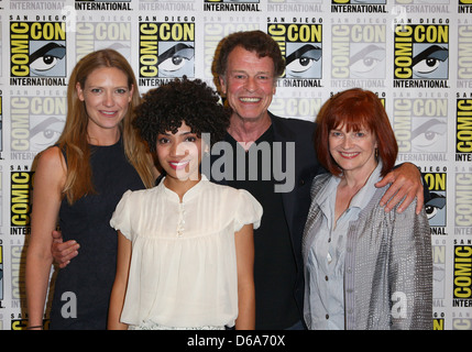 Anna Torv, Jaskia Nicole, John Noble, Blair Brown Comic Con il Giorno 3 - Fringe Press Room San Diego, California - 23.07.11 Foto Stock