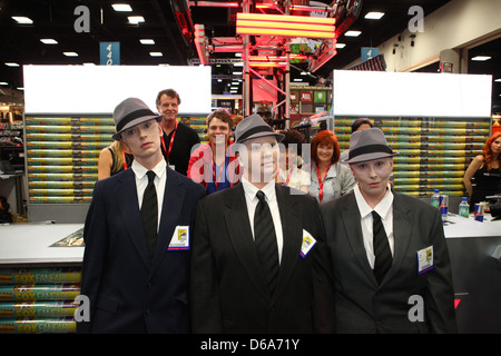 John Noble, Anna Torv, Lance Reddick, Jaskia Nicole, Joshua Jackson, Blair Brown, Seth Gabel Comic Con il Giorno 3 - Stand della frangia Foto Stock