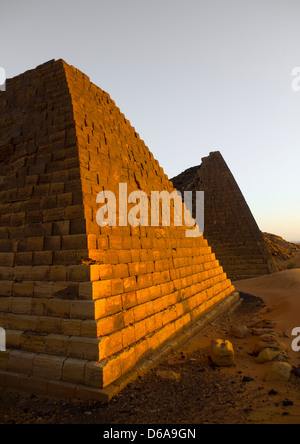 Piramidi nel cimitero reale, Meroe, Sudan Foto Stock