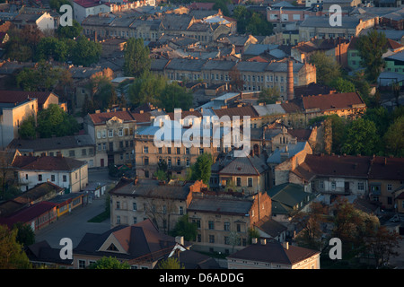 Lviv, Ucraina, vista da Wysokyi Samok a nord-ovest di sunrise Foto Stock